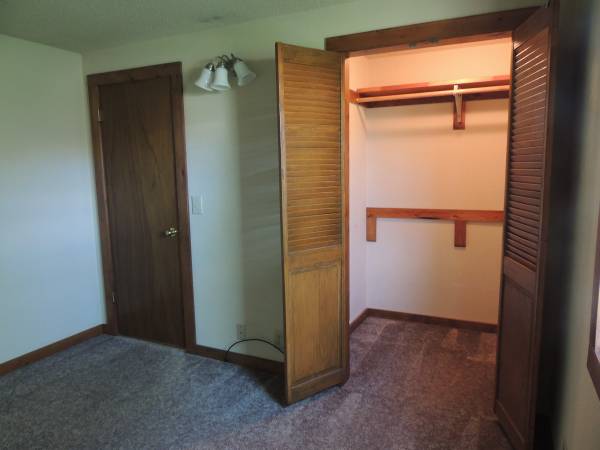 $395 / 4br - Barrio UWEC 203 Calle Chestnut (Eau Claire, WI)63845958953091123