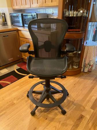 Herman Miller Aeron Drafting Chair / Stool Remastered Size B 1