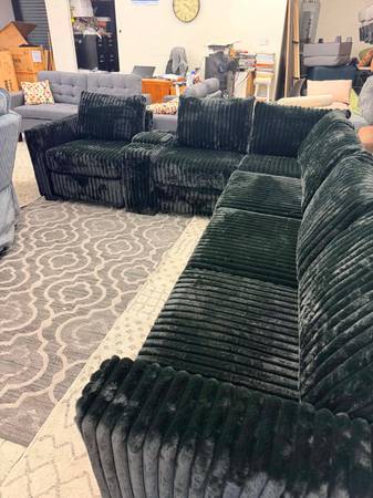 💚 black Corduroy Sectional Couch with Console — $850 1
