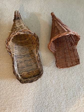 2 CORNUCOPIA BASKETS 1