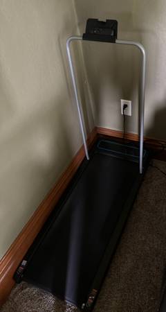 Walking pad with remote 1