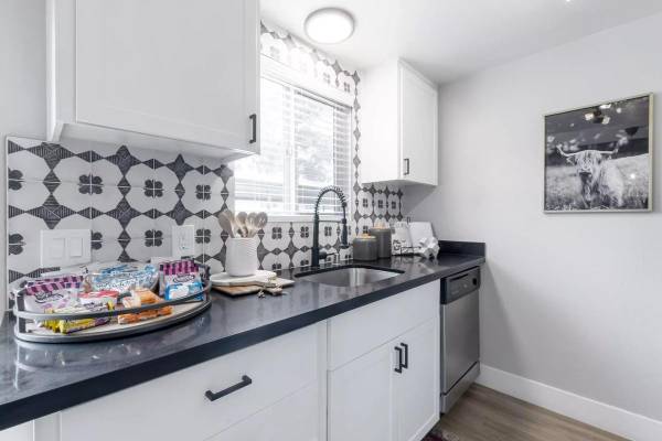 $1,555 / 1br - 644ft2 - Convenient Breakfast Bar, Private Patio, A Must See (Arden Arcade)64043665002114122