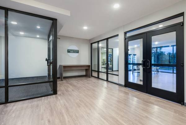 $1,767 / 1br - Estacionamiento gratuito, recepción 24 horas, entrada pública accesible (1100 Clinchfield St, Johnson City, TN)63695146640515121