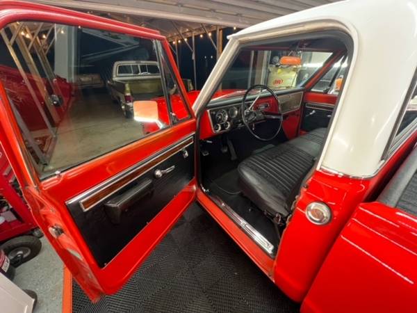 1970 CHEVY C10  **SHORT BED CST** - $28,500 (GRAY BEARDS CYCLE BARN)63470251895171123