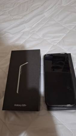 Samsung Galaxy s25 +512gb unlocked grey with case 1