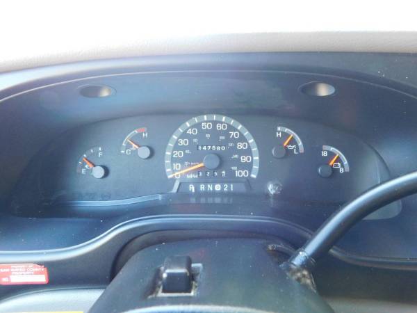 2002 Ford E-Series E 250 - Photo 13