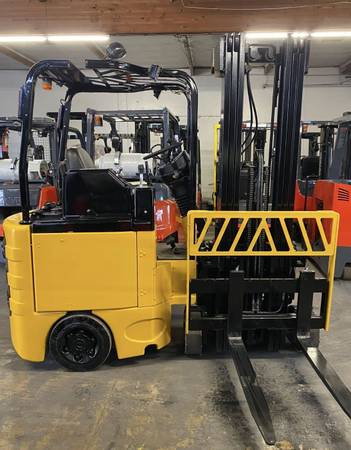 2014 Bendi B30/42AC VNA Forklift 1