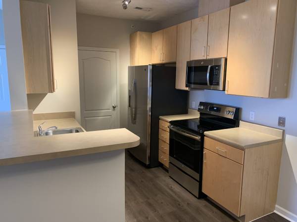 $1,600 / 2br - Cancel Your Gym Membership, We Have TWO GYMS!63681733046915120