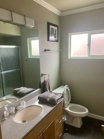 $800 / 3br - 2000ft2 - 2 Bedrooms in 3 Br House for Rent in Great Neighborhood (Bay Park)63841342095361121