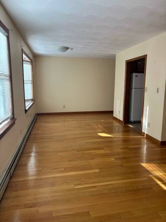 $2,000 / 2br - “Spacious & Refined 2BR Apartment with Private Deck and Parking” (Braintree)63871206303617123