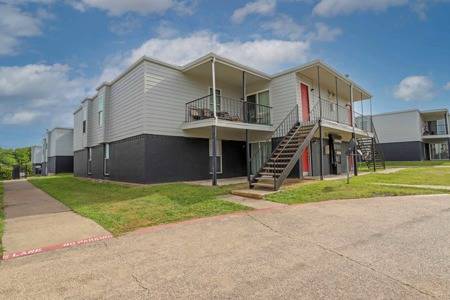 $1,400 / 2br - 970ft2 - Patios / Balconies, Playground, Dallas Community Lighthouse (7526 Hunnicut Rd, Dallas, TX)63622615662721123