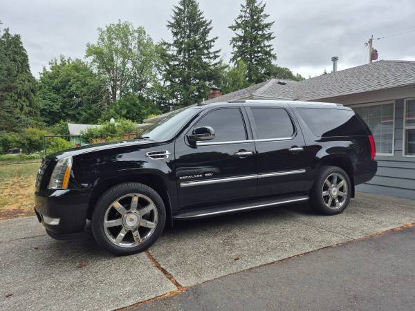 Escalade ESV Cadillac 2010 muy limpio - $11,750 (West Olympia)63623641043201122