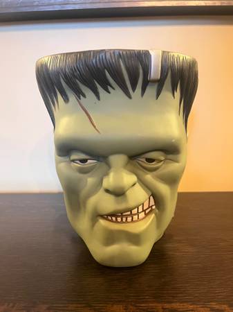 Vintage Sideshow 1999 Universal Studios Frankenstein Halloween Candy B 1