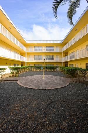 $1,865 / 2br - 986ft2 - Beautiful Apartments in the heart of Hollywood (Hollywood)64051005862146121