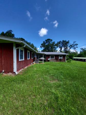 $1,850 / 3br - 1262ft2 - Country Ranch House in town! (Alachua)63823035759873124