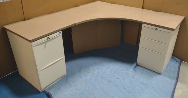 (4) 6 x 7 Tan L Shaped Desk with 2 file cabinets 1