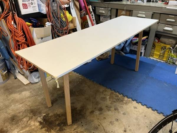 Melmac Table with removable legs! 1