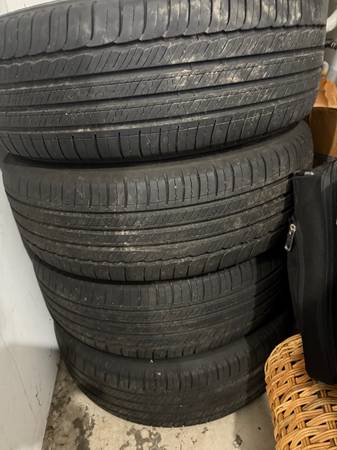 4 Michelin MXM4 run flat 225/60 R18 104H tires. 6.5-7mm depth left 1