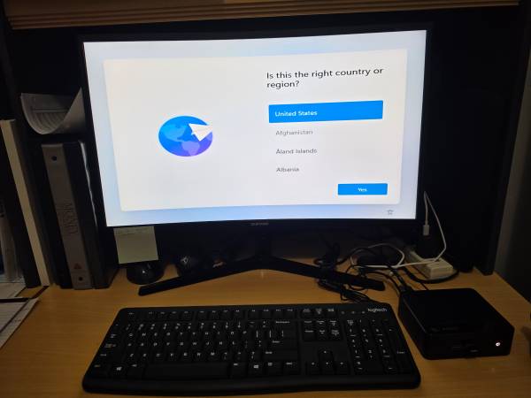 Complete desktop computer system 1