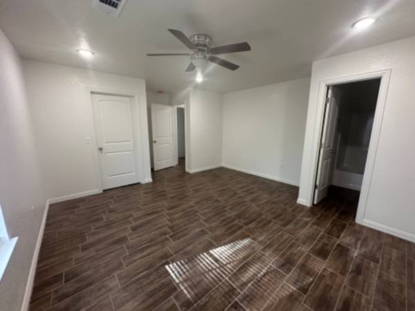 $1400.00 / 3br - 1550ft2 - Cedar63656583239939124