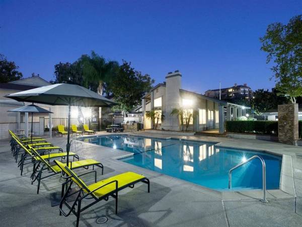 2/bd 2/ba, in Temecula CA, Patio 1