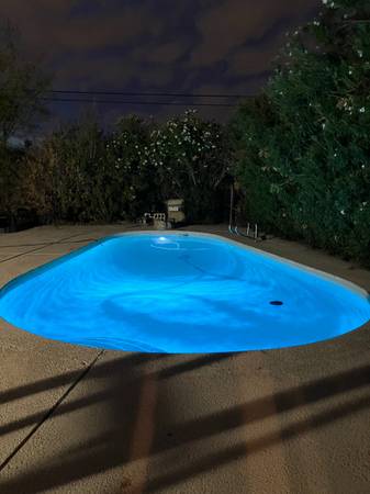 $795 / 4br - Available Now! / near ASU / POOL / Utilities included / Female (Tempe 1 mile from ASU)64047708626946122