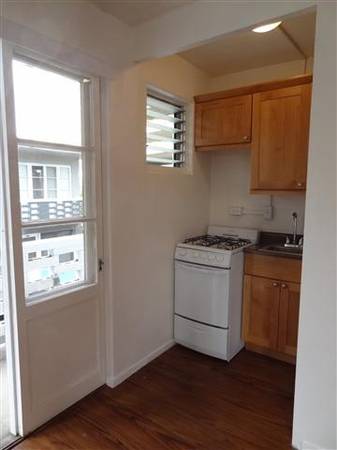 $1,595 / 380ft2 - Paisajismo exuberante, estufa de gas, refrigerador (Oahu)63686691843713120