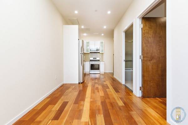 $2,750 / 1br - 🌼GRAN DEPÓSITO DE 1 HABITACIÓN/1 BAÑO 🚇 LÍNEAS A/C 🌼PATIO COMPARTIDO, ADMITE MASCOTAS!🐾 (Brooklyn)63930272289283122
