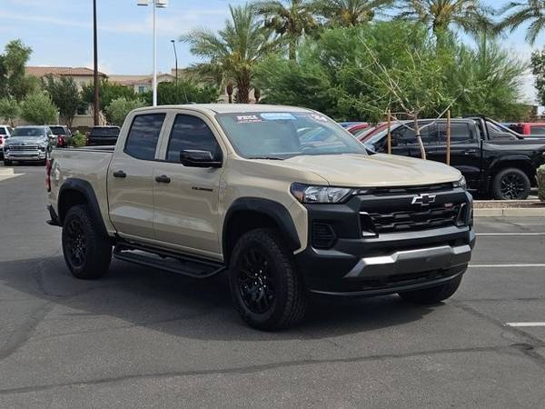 2024 Chevrolet Colorado 4x4 4WD Camioneta Certificada Chevy Trail Boss Crew - $37,788 (Llame al *(480) 372-8478* para confirmar disponibilidad al instante)63486119165315122