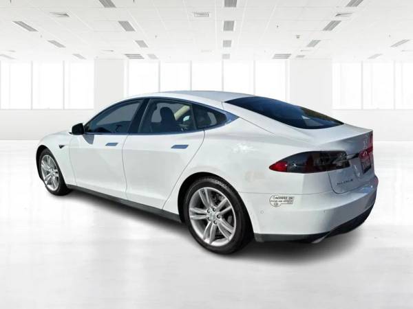 2015 Tesla Model S 60 Sedan 4D - $11,949 (+ FaceAutos - EASY APPROVAL! TAX TIME IS CAR-TIME!)63483021457537124