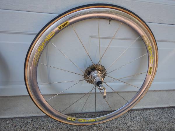 Juego de ruedas Mavic Cosmic Aero 700C, ruedas, 7 velocidades con cubiertas, con bolsas - $250 (santa rosa)63471320810115123