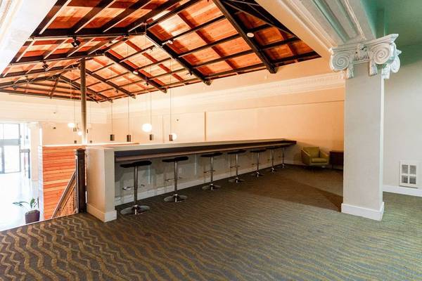 $1,499 / 1br - 298ft2 - Renovated Interiors, 9-Foot Ceilings, Translation Service Available (Seattle)63688333041665122
