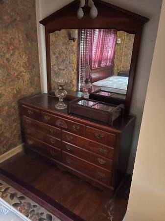 Queen Bedroom set 1