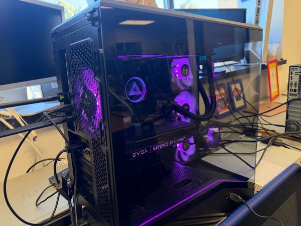 Powerful custom gaming PC featuring RTX 2080TI 1