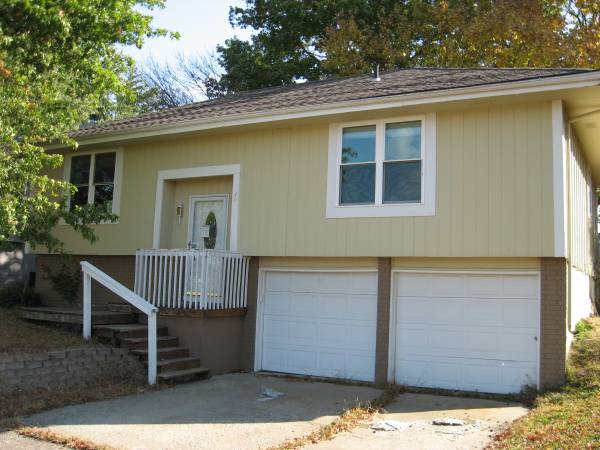 $1,850 / 4br - 1460ft2 - Bonita casa de 4 habitaciones y 2 baños con 2 cocheras (Belton)63742403709571121