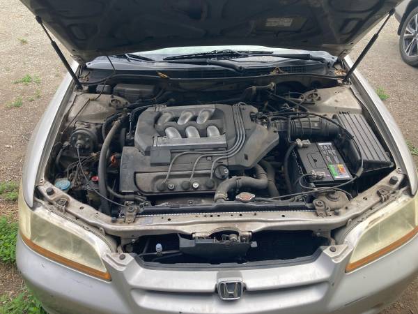 98 Honda Accord - $2,000 (Omak)63442621065729123