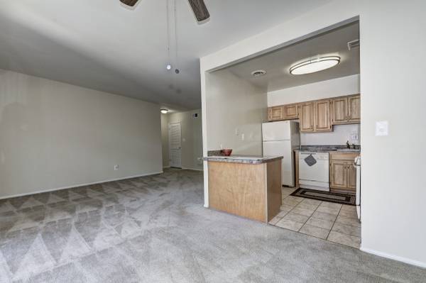 $2,300 / 2br - 885ft2 - The Lifestyle You Desire - 2 BDRM - Move ASAP / half-month free rent (Wheaton)64040362084995123