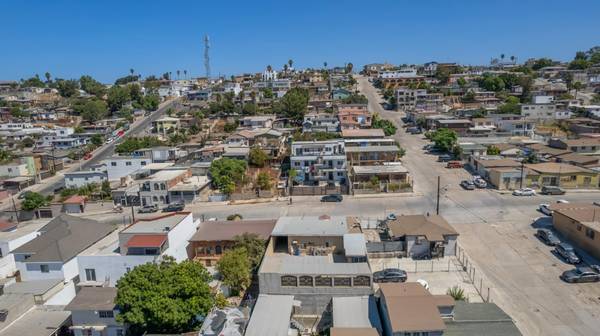 $255,200 / 3br - 3600ft2 - house for sale 3 bedrooms 2 baths la libertad 22400 great location (tijuana la libertad)64037043675138121