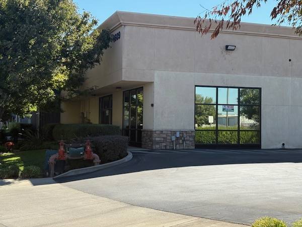 $4,500 / 6000ft2 - For Lease 6000 sq ft Unit (Modesto)63970444315138120