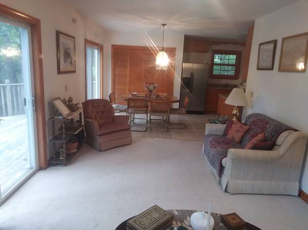 $859,900 / 4br - 2700ft2 - 4-5 BR 3.5 BA Colonial. Privacy. Views (Wilton, CT)64193137506689122