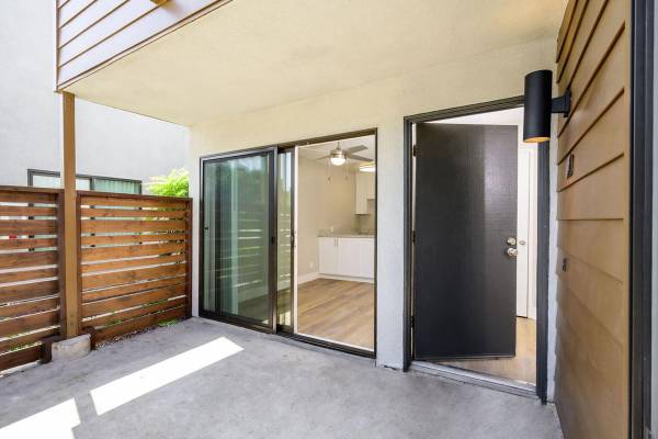$3,410 / 3br - 1350ft2 - Pet Stations, Spacious Closets, Friendly On-Site Staff (Claremont)64028084132609121