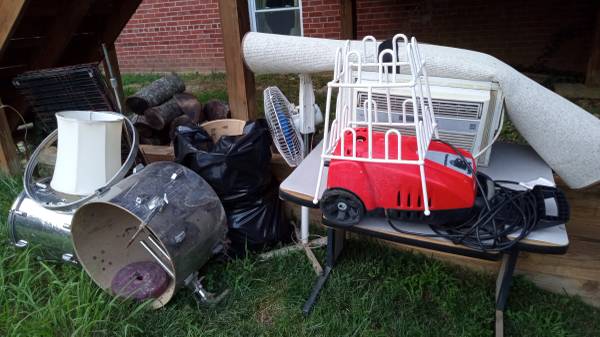 SET DE BATERÍA PEARL GRATIS (NECESITA REPARACIÓN) SI TE LLEVAS TAMBIÉN LA BASURA RESTANTE! (Fort Washington)63348384635523129