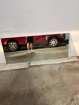 MIRROR 68 X 30 1