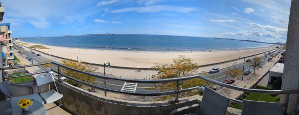$2,300 / 1br - 648ft2 - Ocean view from private balcony, walk to Blue line, no broker fee (Revere Beach)63951007249283120