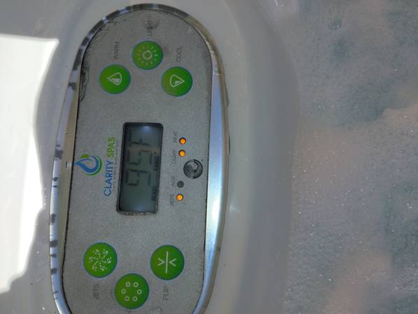 3 person clarity spa 1