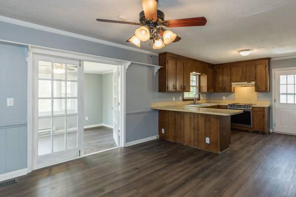 $1,675 / 3br - 1794ft2 - Spacious 3 Bedroom with Fenced Back Yard in Rocky Mount (Rocky Mount)63861960612867124
