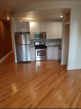 $2,902 / 1br - Rent Stabilized Updated 1-Bedroom, 1-Bath in Landmark Building (Prospect Heights)64146854525315123