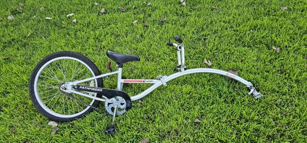 InStep Pathfinder single wheel bike trailer 1