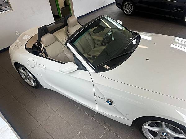 2006 BMW Z4 3.0si 2dr Convertible - $9,99963614151625347123