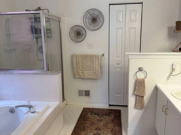 $734 / 4br - 𓇼 COZY ROOM FOR RENT WITH SHARED LAUNDRY AND UTILITIES ⧗ (Oakland, CA)63165629740803122